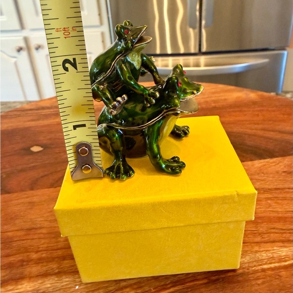 Enamel Double Frog Trinket Box Green Frogs jeweled eyes - Picture 7 of 8